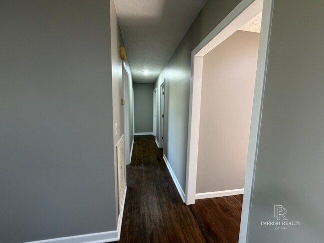 Building Photo - 510 Park Ln