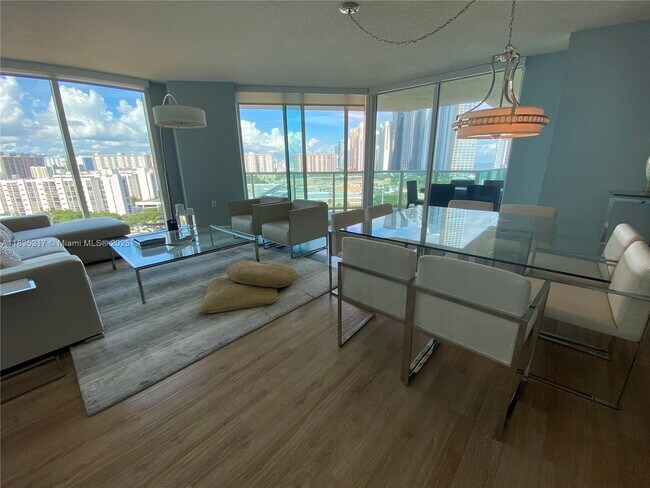 Building Photo - 150 Sunny Isles Blvd