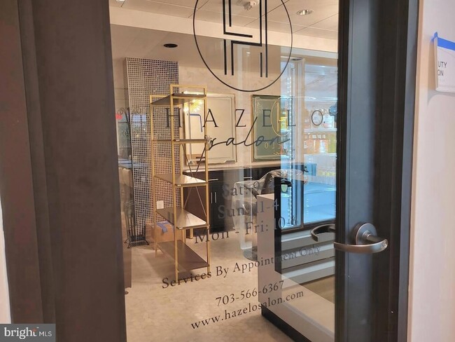 Building Photo - 5903 Mt Eagle Dr