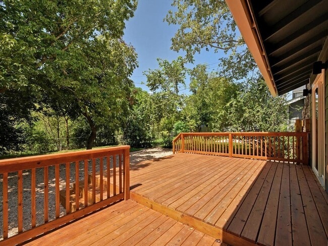 Building Photo - Fantastic Home - Windsor Park