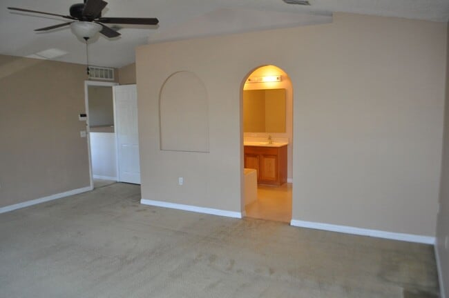 Building Photo - Nice 4 Bedroom 2.5 Bath 2 Car Garage Home ...