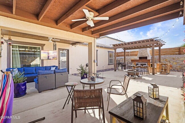 Building Photo - 12597 New Dawn Dr