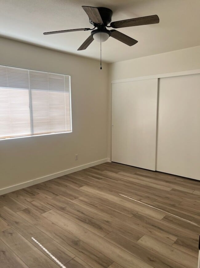 Building Photo - 722