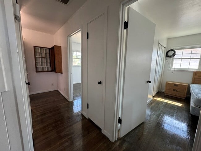 Building Photo - 1509 S Main Ave