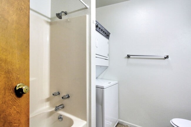 Building Photo - Holland Northside Two Bedroom