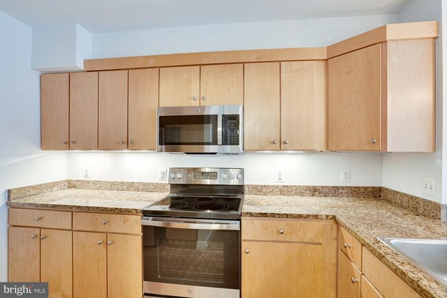 Building Photo - 631 D St NW