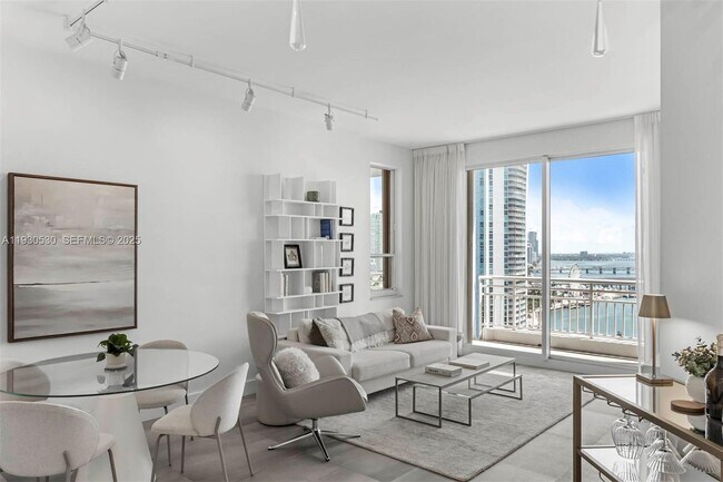 Building Photo - 888 Brickell Key Dr