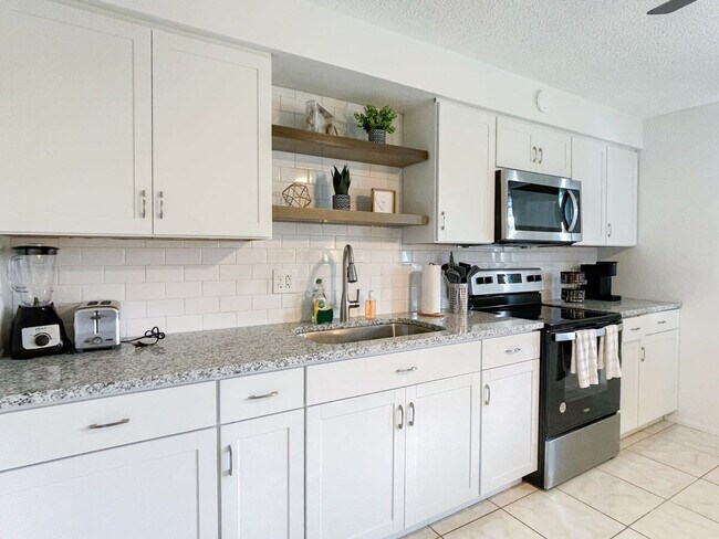 Building Photo - 505 Fillmore Ave