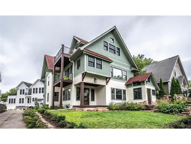 Building Photo - 4326 W Lake Harriet Pkwy