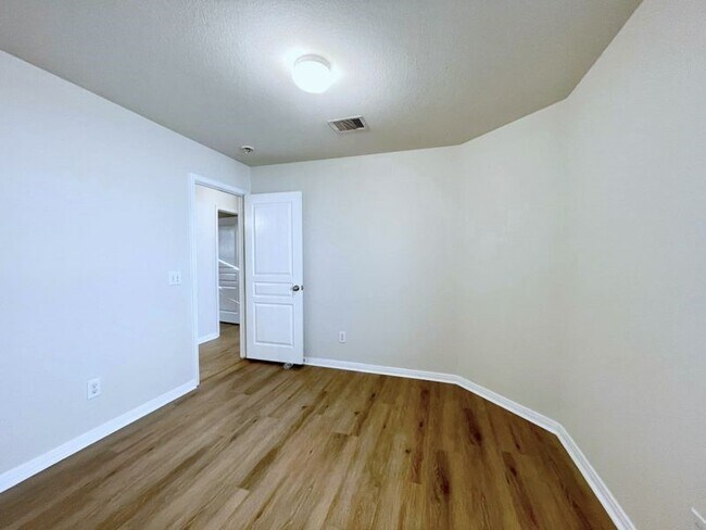 Building Photo - 1715 Ramsay Way