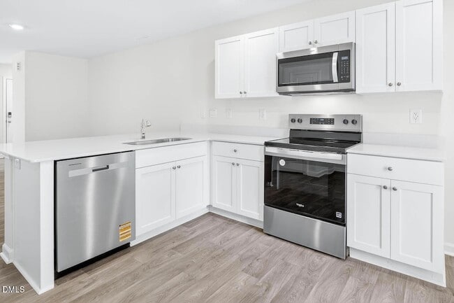 Building Photo - 8535 Beckett Chase Wy