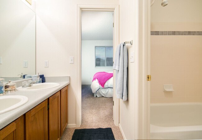 Building Photo - Spacious and Serene Home with Ideal Location near Parks, Trails, and Schools!