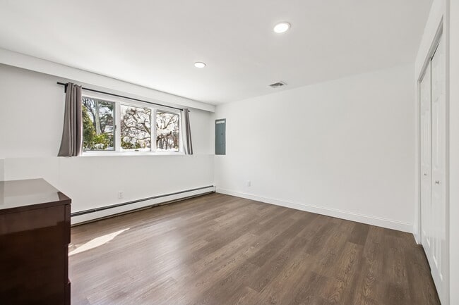 Building Photo - 11 Hudson Terrace