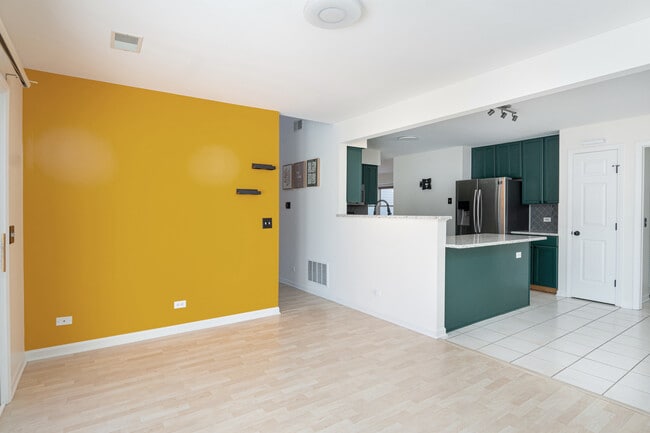 Building Photo - 712 Hamilton Ct