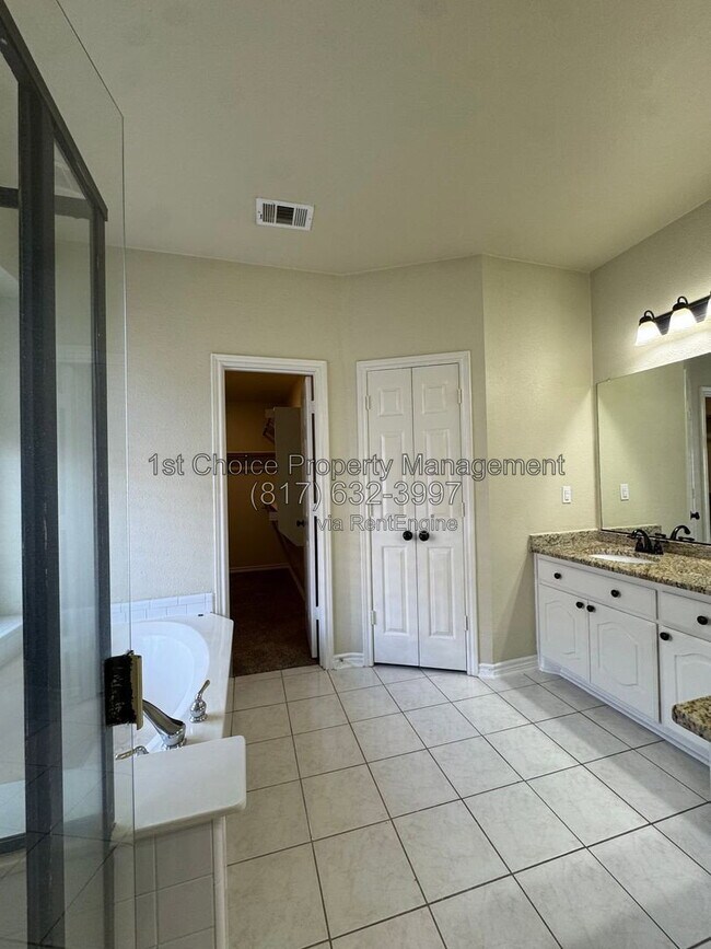 Building Photo - 3006 Upland Dr