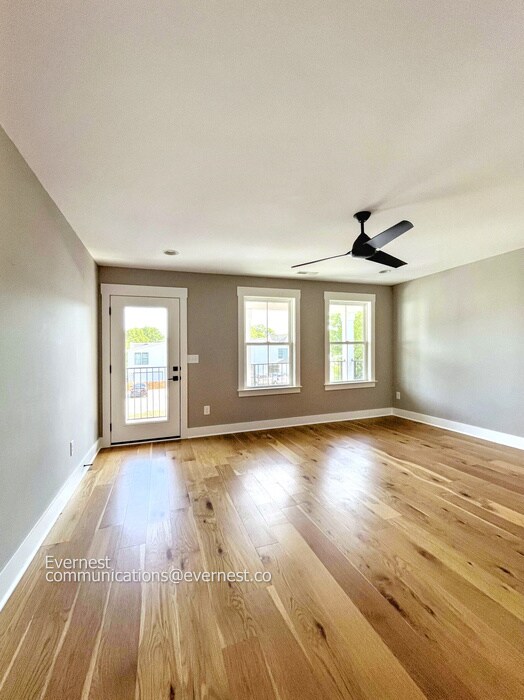Building Photo - 1107 Walsh St