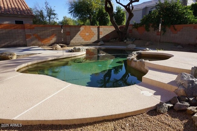 Building Photo - 4591 W Oakland St