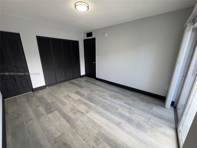 Building Photo - 3300 S Dixie Hwy