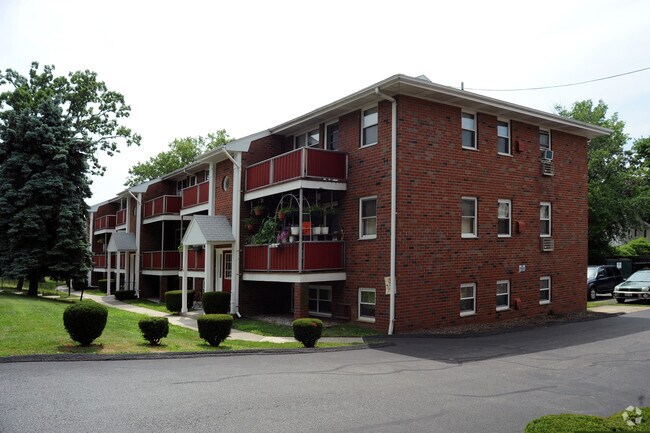 Building Photo - Rose Garden Apartments