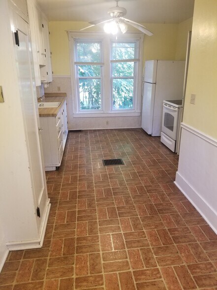 Primary Photo - 3 North St