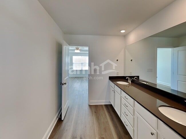 Building Photo - 5307 Trust Dr