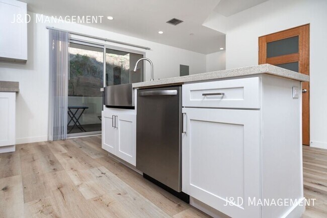 Building Photo - 3333 Reynard Way