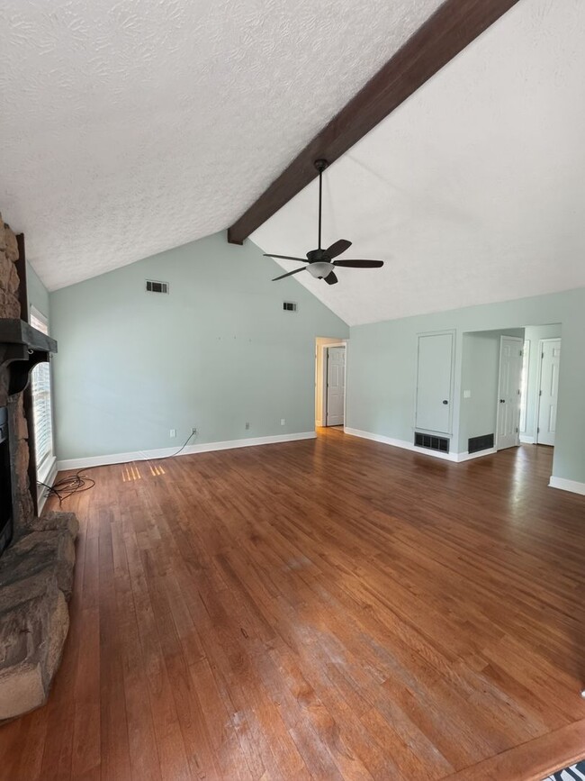 Building Photo - 454 Floyd Cir