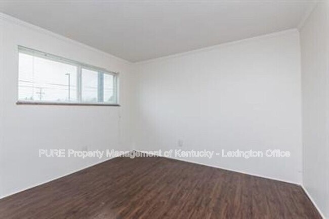 Building Photo - 1685 Alexandria Dr