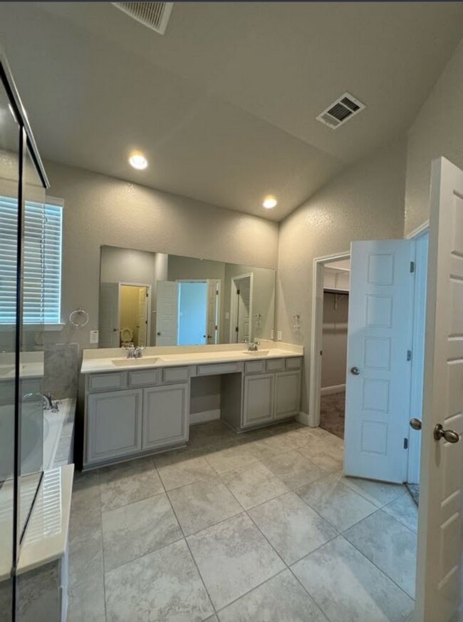 Building Photo - 6707 Gailan Ranch
