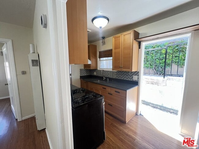 Building Photo - 2019 Cypress Ave.