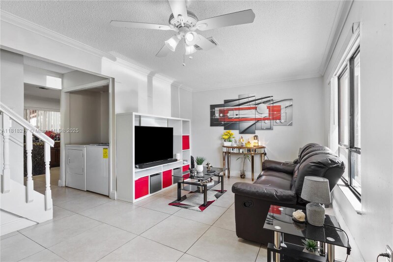 Primary Photo - 8360 NW 8th St