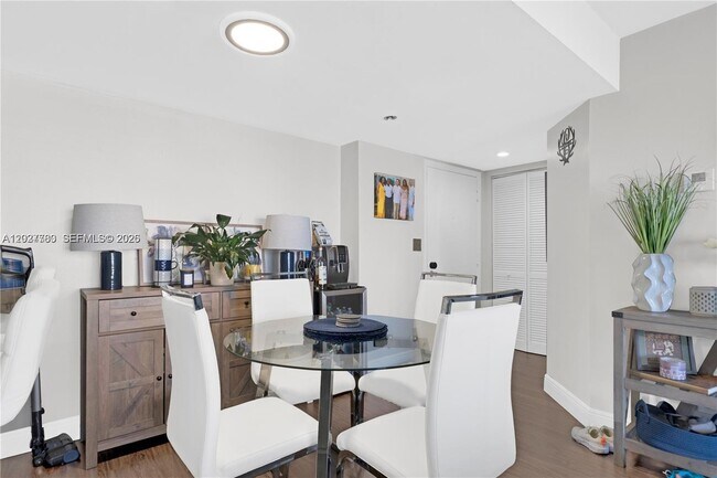 Building Photo - 770 Claughton Island Dr