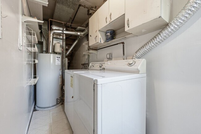 Building Photo - 1403 Uelen Ct