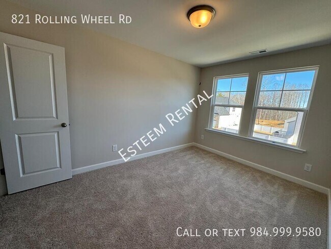 Building Photo - 821 Rolling wheel Rd