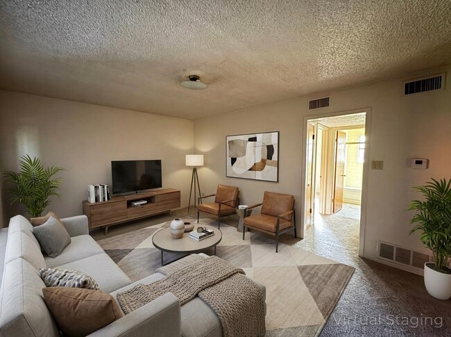 Building Photo - 425 W Avenue C