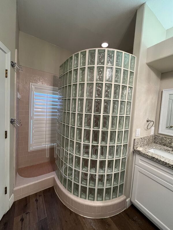 Building Photo - 3503 S Creekside Ct