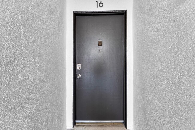 Building Photo - 1240 W 29th St