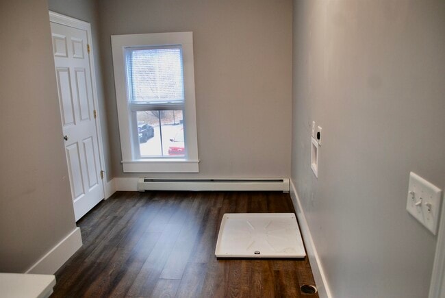 Building Photo - 34 Broadway