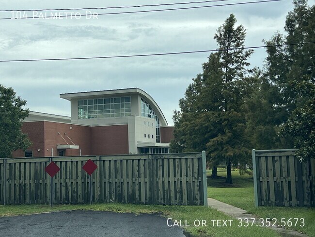 Building Photo - 104 Palmetto Dr