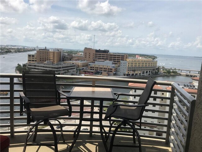 Building Photo - 275 Bayshore Blvd