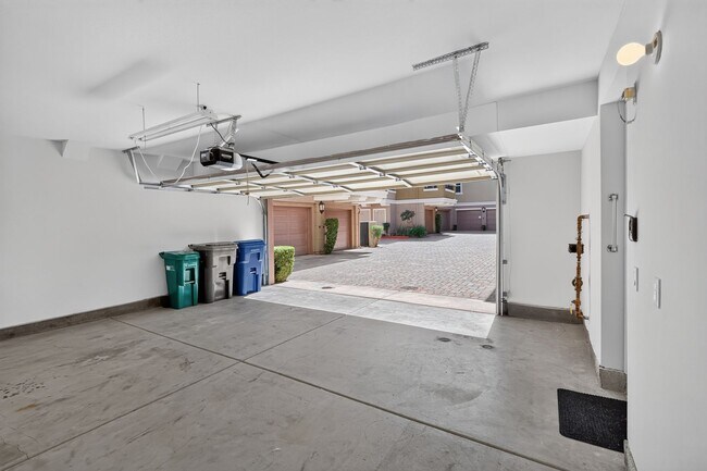 Building Photo - 53 Via Sovana