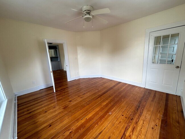 Building Photo - 15-Poplar-St