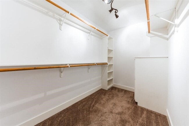 Building Photo - 3027 Buttercup St