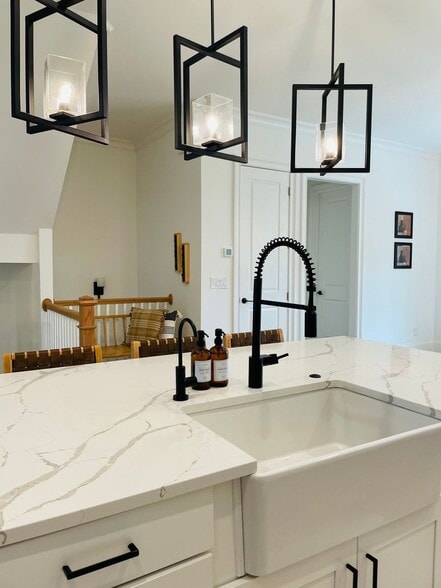 Building Photo - 2028 Cortland Rd