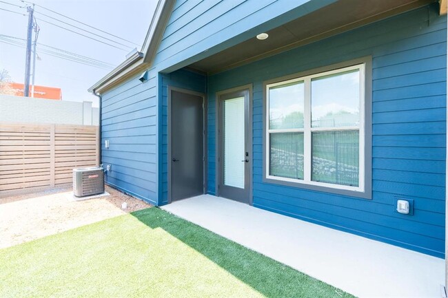 Building Photo - 1307 Provident Dr