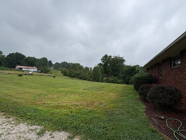Building Photo - Nice Southside Find