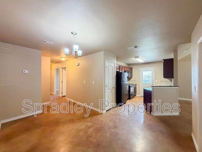 Building Photo - 757 E Ridge Blvd