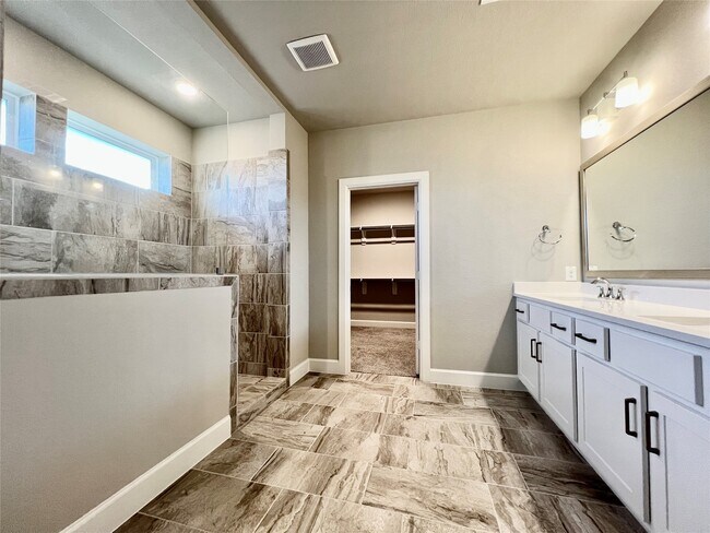 Building Photo - 547 Kingston Ln