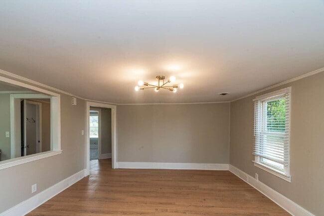 Building Photo - Charming 2-Bedroom Home in Smithfield!