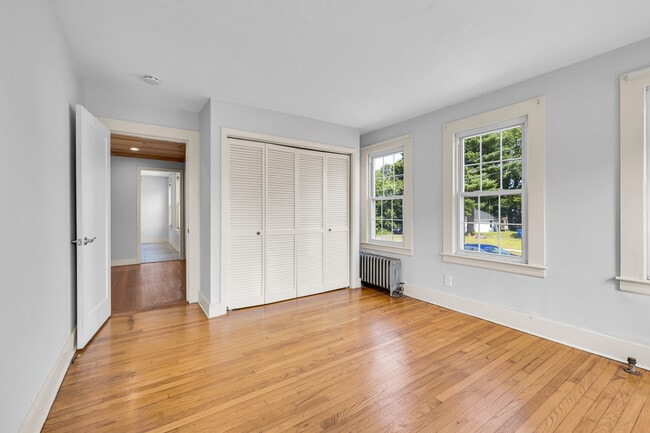 Building Photo - 1070 Enfield St